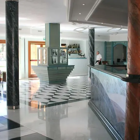 Marana Hotel 4*