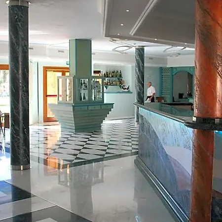 Marana 4*